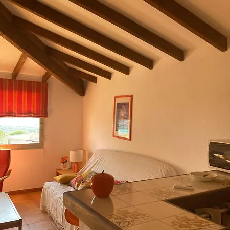 Marina Di Santa Giulia بورتو فيكشْيو