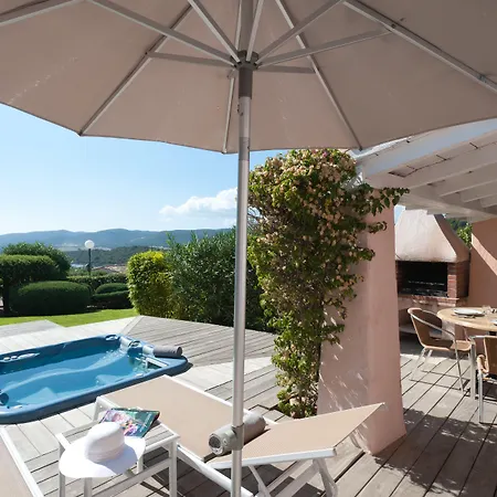 Marina Di Santa Giulia بورتو فيكشْيو