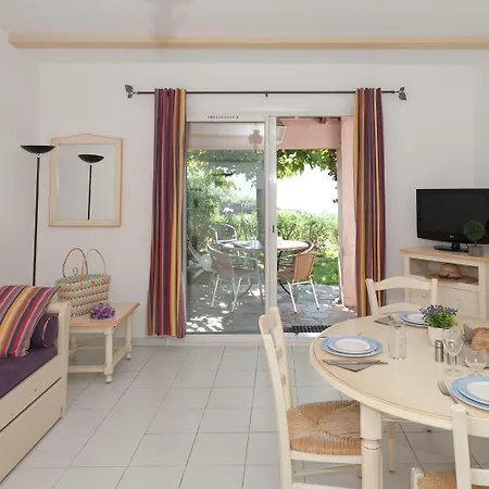 Marina Di Santa Giulia Apartmán *